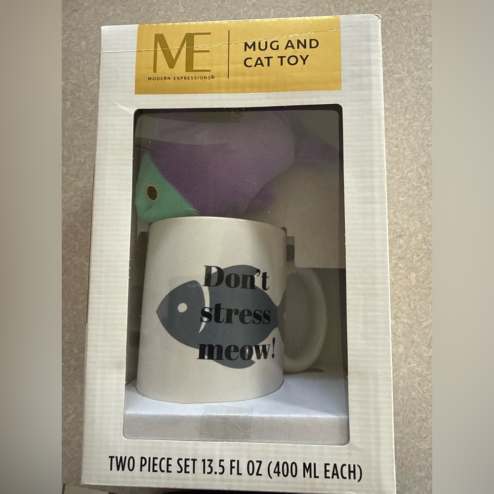Modern Expressions White Ceramic Mug - 'Don't Stress Meow!' with Fish Cat Toy